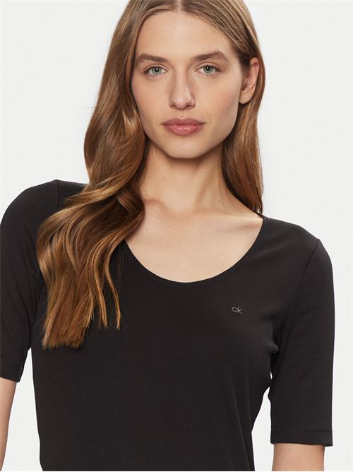 LIQUID TOUCH SCOOP T CALVIN KLEIN | K20K208050/BEH